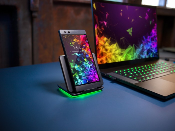 Razer Phone 2 mit optionaler Dockingstation (Bild: Razer)